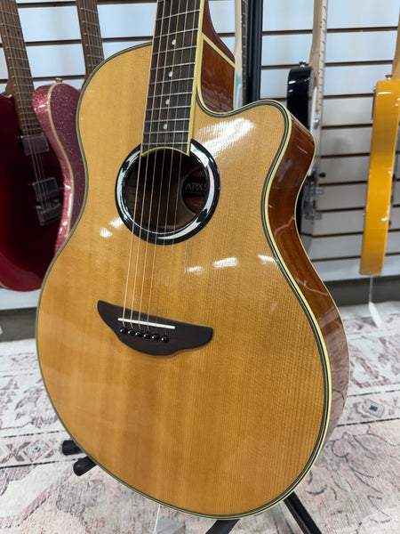 Yamaha APX500III Thinline Acoustic/Electric Guitar - Natural - Used