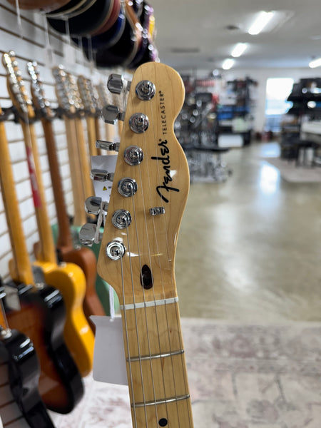 Fender Standard Telecaster - Butterscotch Blonde