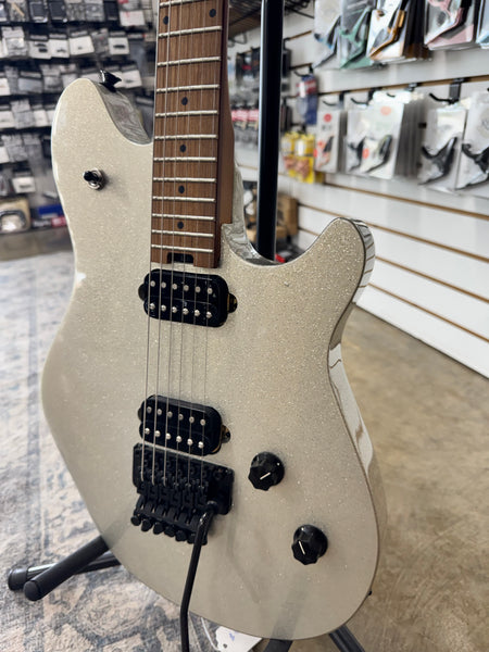 EVH Wolfgang WG Standard with Baked Maple Neck - Silver Sparkle