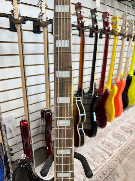 Squier Classic Vibe Bass VI - 3-Color Sunburst