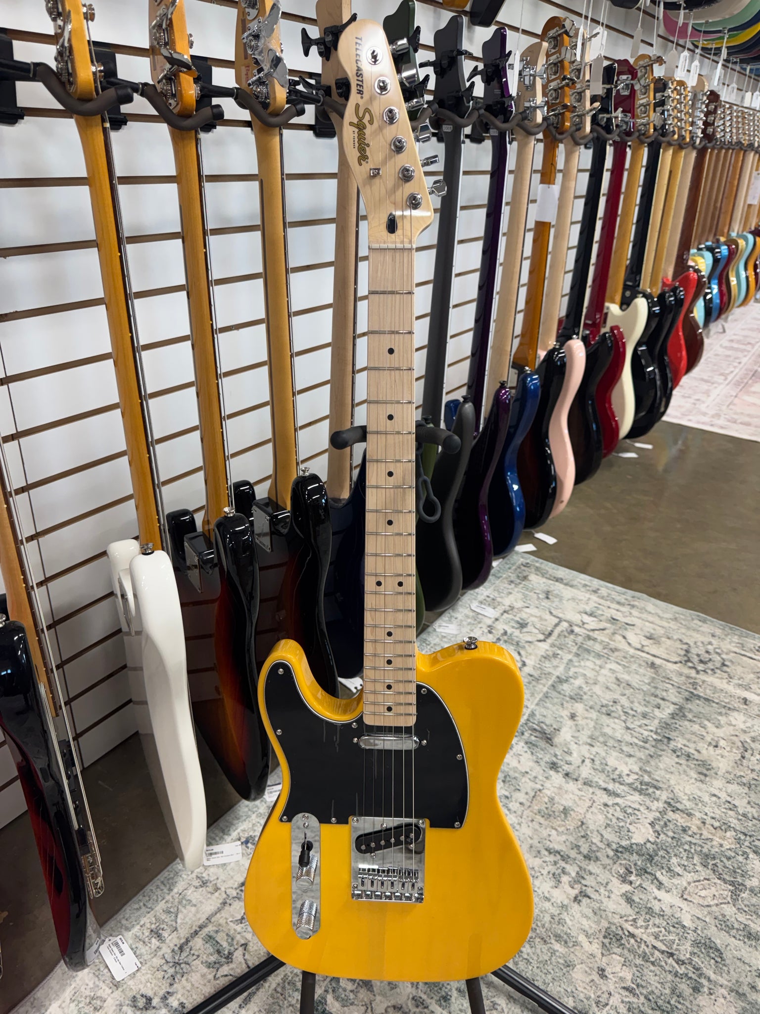 Squier Affinity Telecaster Left-Handed with String-Through Bridge - Butterscotch Blonde - B Stock
