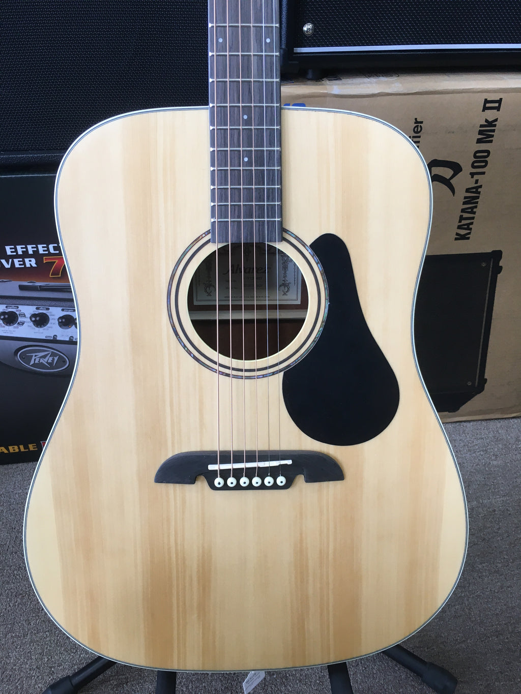 Alvarez RD26S-AGP REGENT 26 SERIES STARTER PACK W/BAG, TUNER, STRAPS, CLOTH & PICKS Natural/Satin