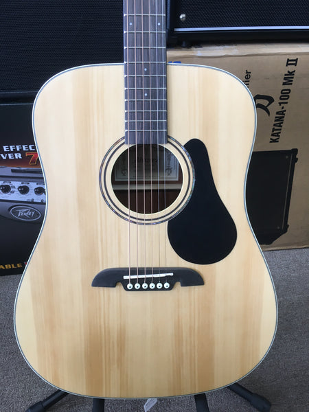 Alvarez RD26S-AGP REGENT 26 SERIES STARTER PACK W/BAG, TUNER, STRAPS, CLOTH & PICKS Natural/Satin