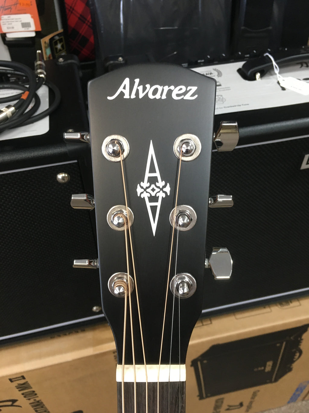 Alvarez RF26SSB-AGP REGENT 26 SERIES STARTER PACK W/BAG, TUNER, STRAPS, CLOTH & PICKS Sunburst/Satin