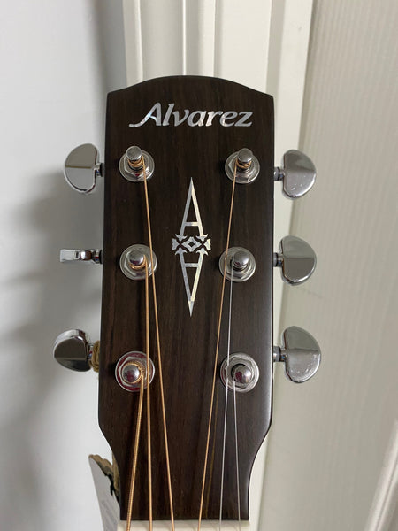 Alvarez AF75E-AGP Artist Series OM Acoustic Guitar Pack with Electronics