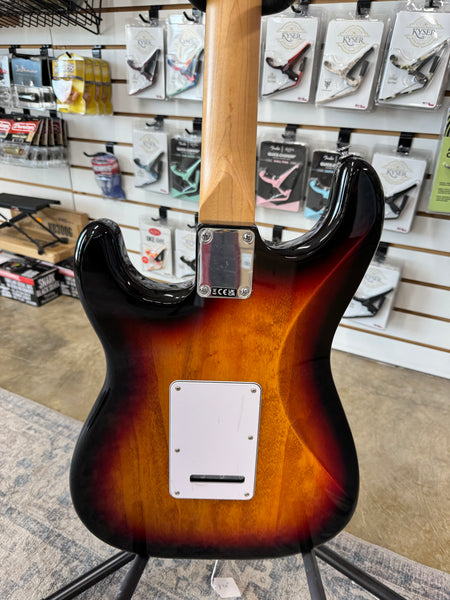 Fender Standard Stratocaster - 3-Color Sunburst
