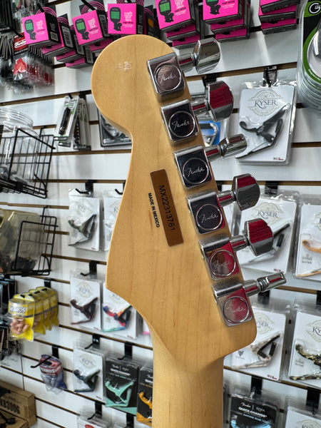 Fender Player Stratocaster with Maple Fretboard - Buttercream