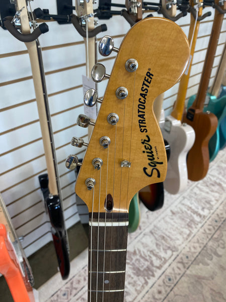 Squier Classic Vibe '70s Stratocaster HSS with Laurel Fretboard - Walnut