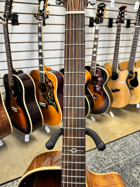 Alvarez AGW77CESHB Deluxe Grand Auditorium Acoustic Electric Guitar - Shadowburst