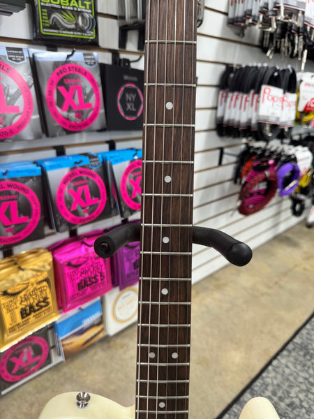 Squier Affinity Telecaster with Laurel Fretboard - Olympic White