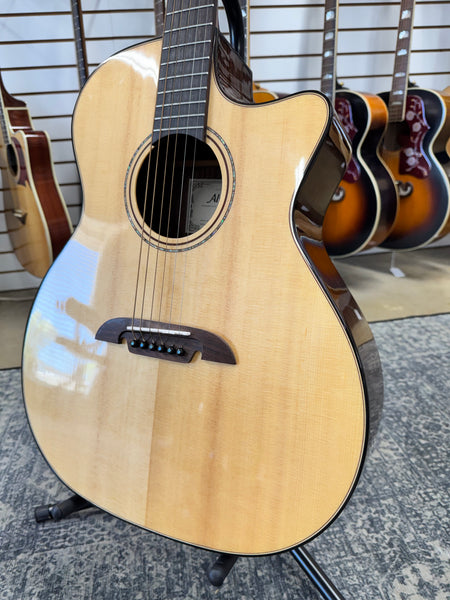 Alvarez AEG70ce Artist Elite Grand Auditorium Acoustic Electric Guitar - Natural