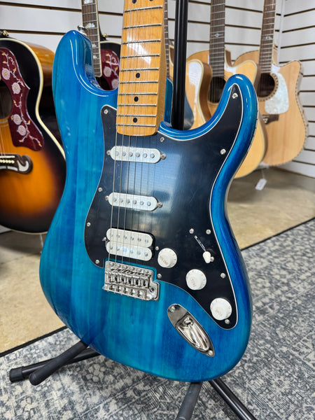 Squier FSR Classic Vibe 70s Stratocaster Maple Fingerboard - Sapphire Blue Transparent