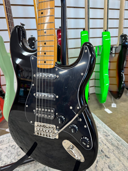 Squier Classic Vibe '70s Stratocaster HSS with Maple Fretboard - Black