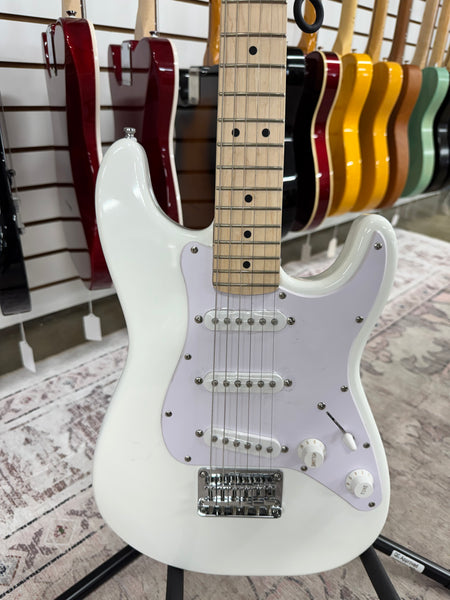 Squier Mini Stratocaster V2 with Maple Fretboard - Olympic White