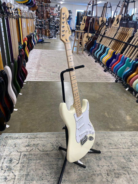 Squier Affinity Series Stratocaster with Maple Fretboard - Olympic White