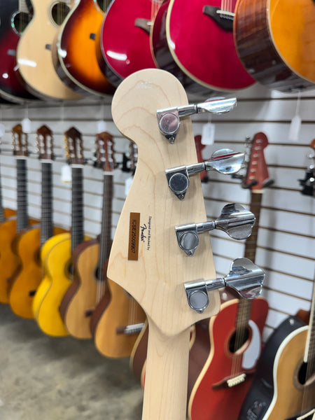 Squier Sonic Bronco Bass - Tahitian Coral