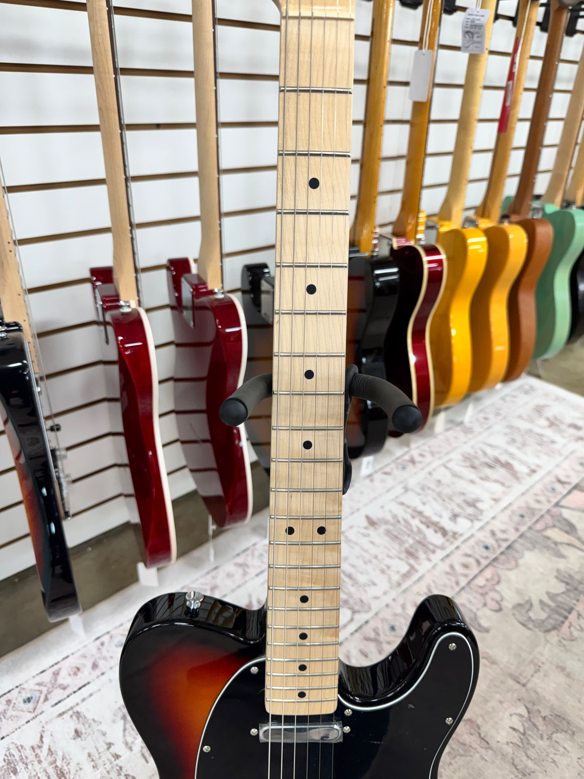 Squier Affinity Telecaster with Maple Fretboard - 3-Tone Sunburst