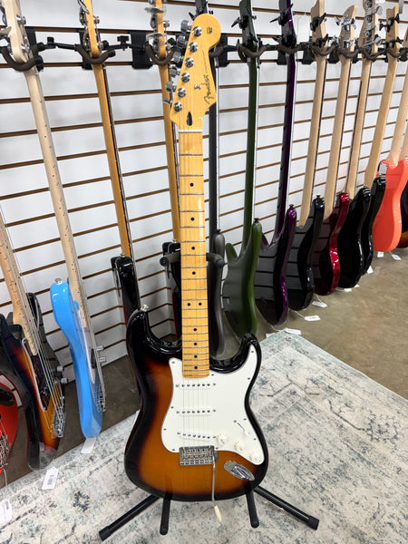 Fender Player Stratocaster with Maple Fretboard - 2-Color Sunburst