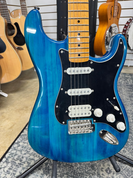 Squier FSR Classic Vibe 70s Stratocaster Maple Fingerboard - Sapphire Blue Transparent