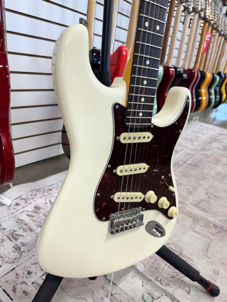 Fender American Professional II Stratocaster with Rosewood Fretboard - Olympic White - Used