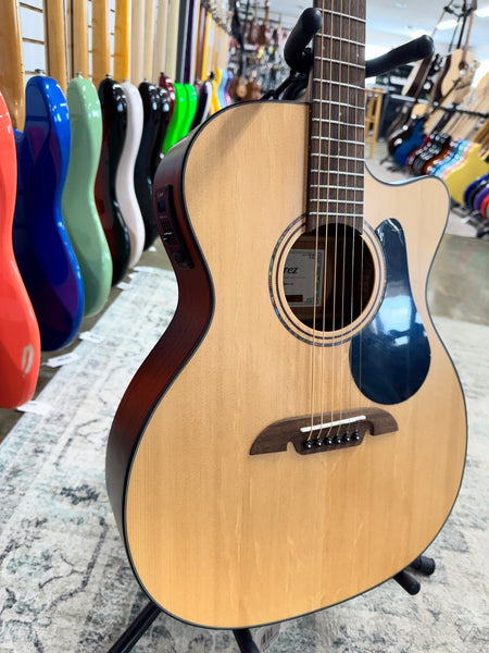 Alvarez AF30CE Artist OM/Folk Acoustic - Natural
