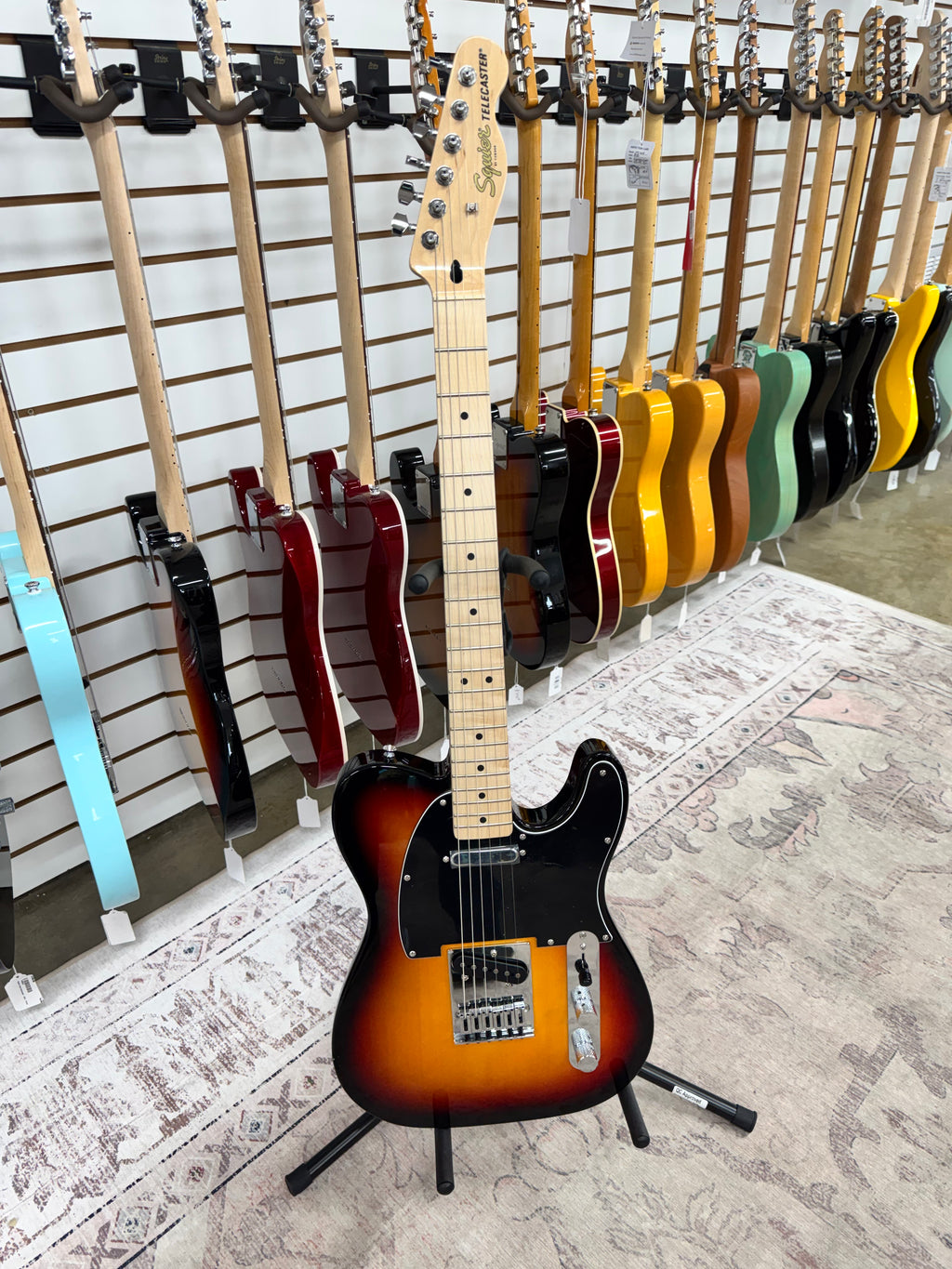 Squier Affinity Telecaster with Maple Fretboard - 3-Tone Sunburst