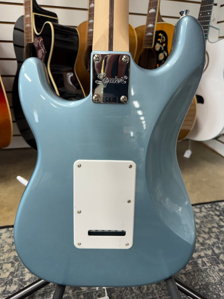 Squier Affinity Stratocaster Junior - Ice Blue Metallic - B Stock