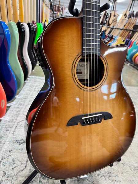 Alvarez AGPF700CEARSHB Artist Elite Grand Auditorium - Shadowburst
