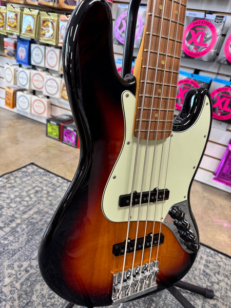 Fender Player Plus Jazz Bass V with Pau Ferro Fretboard - 3-Tone Sunburst