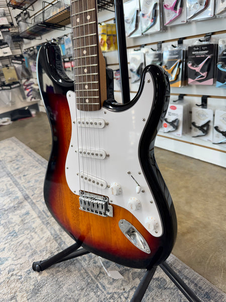 Fender Standard Stratocaster - 3-Color Sunburst