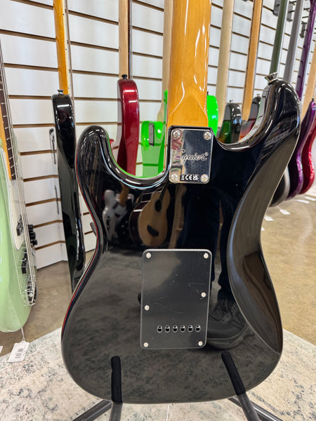 Squier Classic Vibe '70s Stratocaster HSS with Maple Fretboard - Black