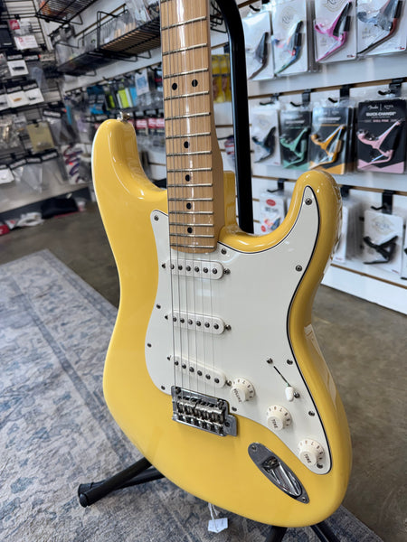 Fender Player Stratocaster with Maple Fretboard - Buttercream