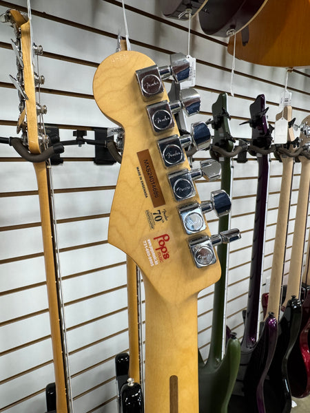 Fender Player Stratocaster with Maple Fretboard - 2-Color Sunburst