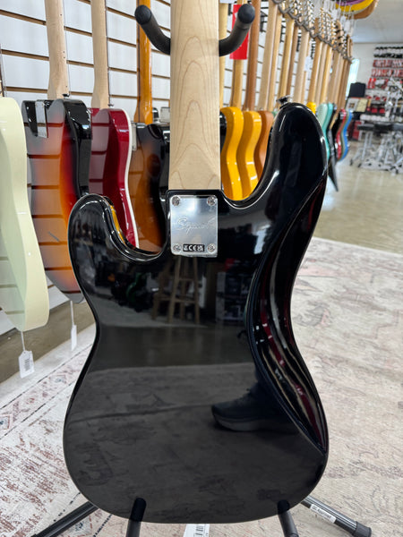 Squier Affinity Precision Bass PJ with Maple Fretboard - Black