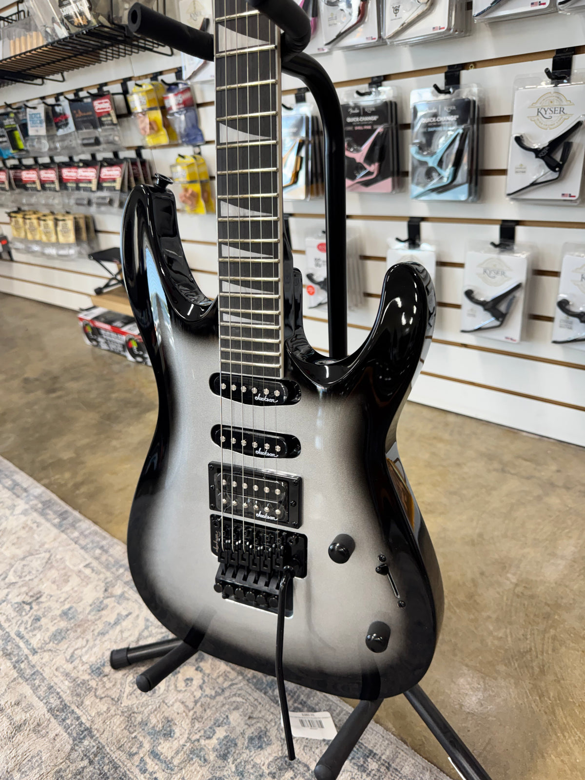 Jackson JS34 DKA JS Series Dinky Arch Top - Silverburst