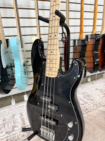 Squier Affinity Precision Bass PJ with Maple Fretboard - Black