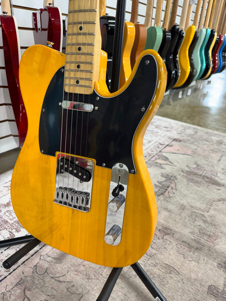 Fender Standard Telecaster - Butterscotch Blonde