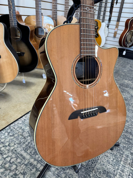 Alvarez MG75ce Grand Auditorium Acoustic Electric Guitar - Cedar Top - Natural