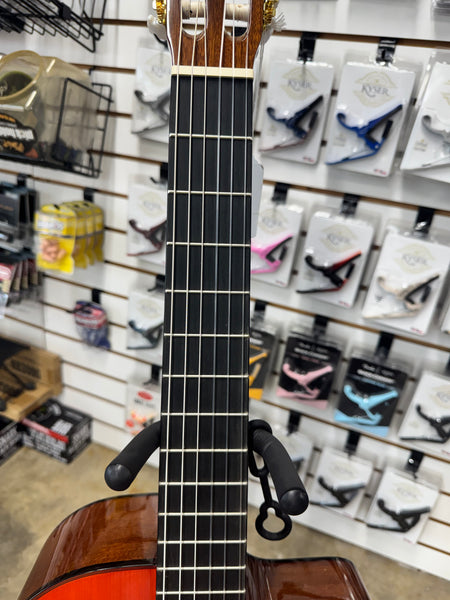 Washburn C5CE Classical Series Spruce/Catalpa Cutaway Nylon String with Electronics - Natural