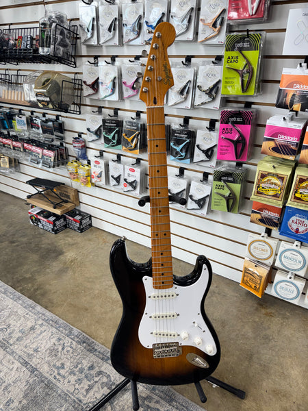 Squier Classic Vibe '60s Stratocaster with Laurel Fretboard - 3-Color Sunburst