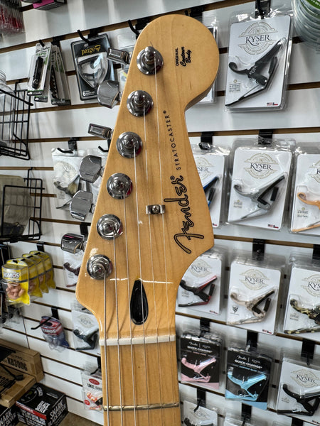 Fender Player Stratocaster with Maple Fretboard - Buttercream