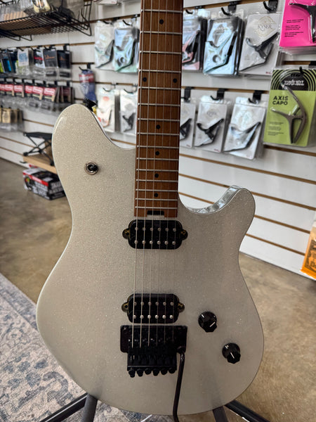 EVH Wolfgang WG Standard with Baked Maple Neck - Silver Sparkle