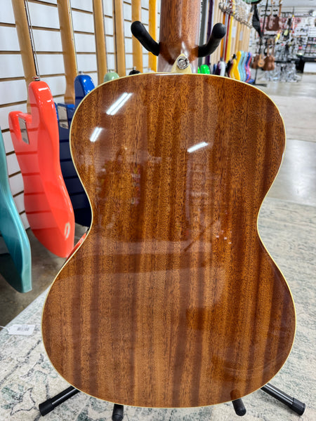 Alvarez Delta00-TSB Parlor - Tobacco Sunburst