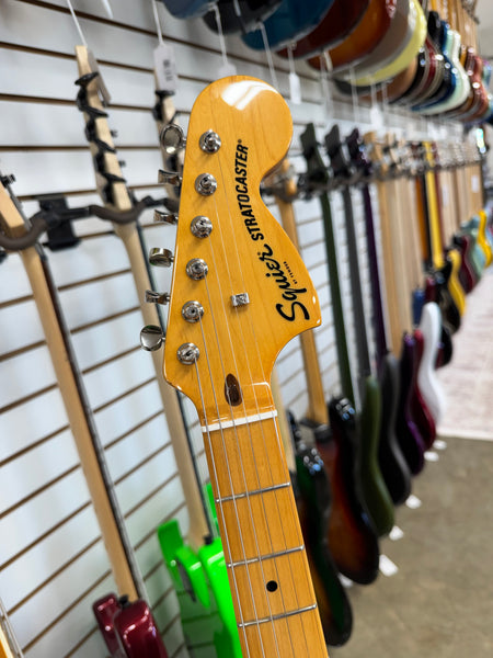 Squier Classic Vibe '70s Stratocaster HSS with Maple Fretboard - Black