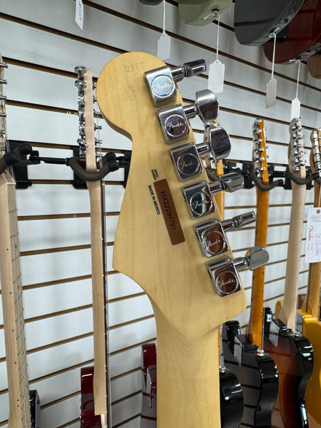 Fender Player Stratocaster with Maple Fretboard - Black