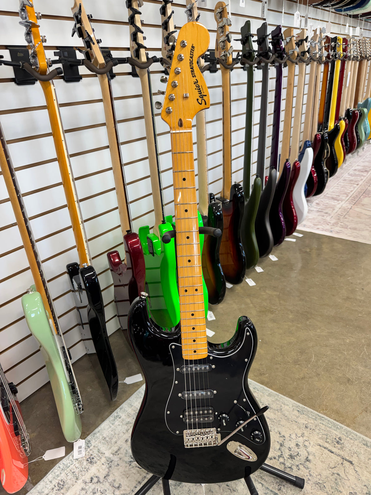 Squier Classic Vibe '70s Stratocaster HSS with Maple Fretboard - Black