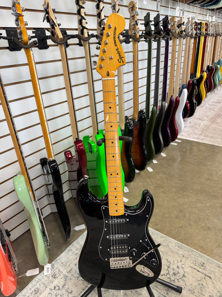 Squier Classic Vibe '70s Stratocaster HSS with Maple Fretboard - Black