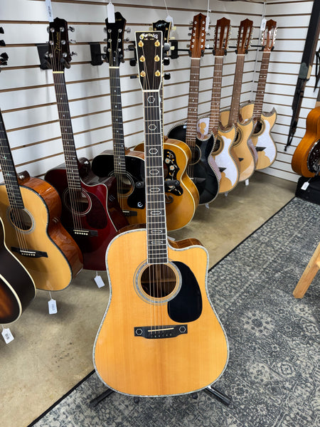 Martin DC Aura Custom Dreadnaught Acoustic Electric - Natural