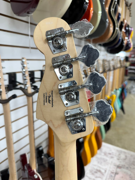 Squier Affinity Precision Bass PJ with Maple Fretboard - Black