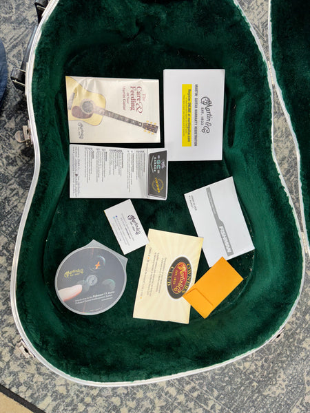 Martin DC Aura Custom Dreadnaught Acoustic Electric - Natural